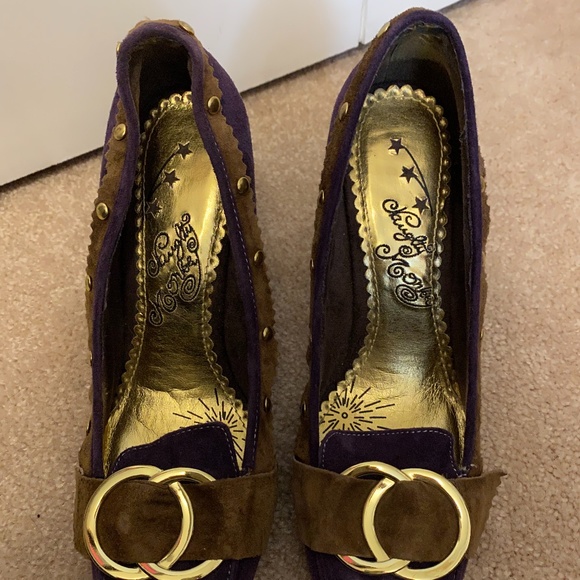 Naughty Monkey Pumps - Picture 1 of 4